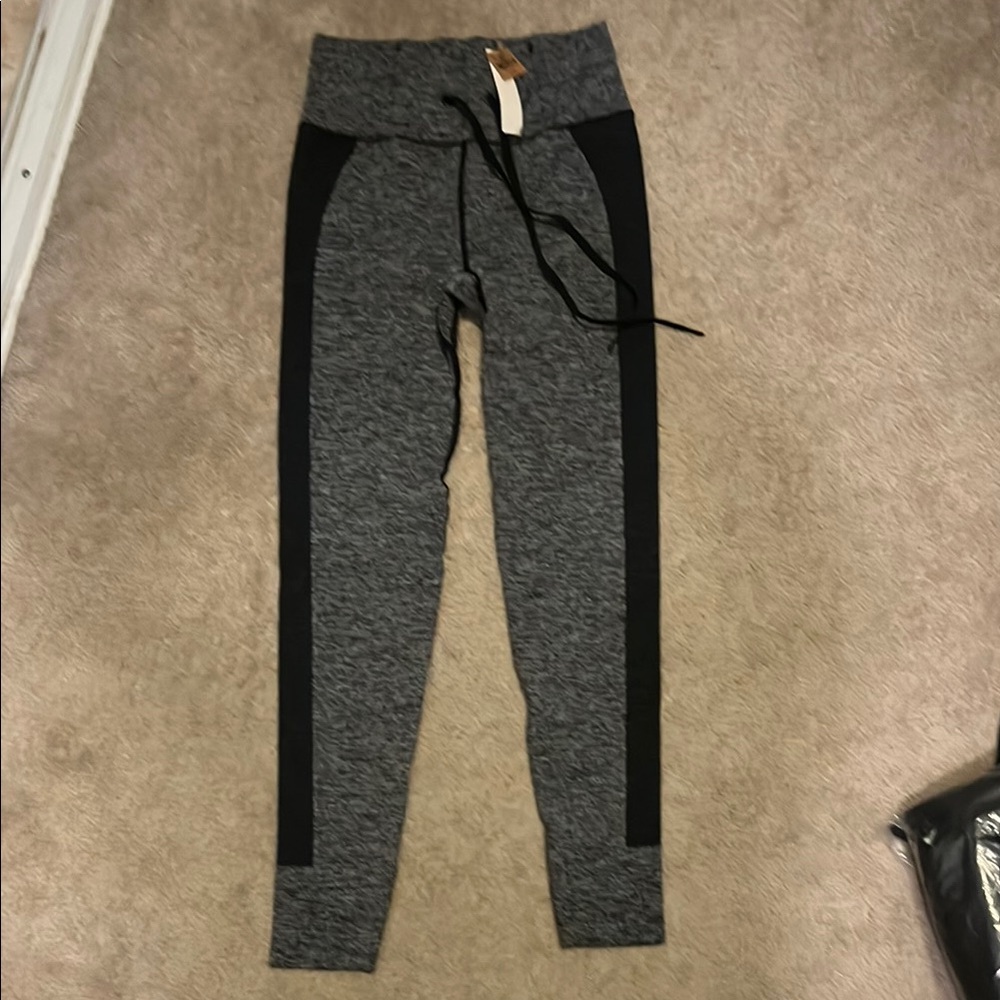 PINK Victoria's Secret Gray and Black Leggings